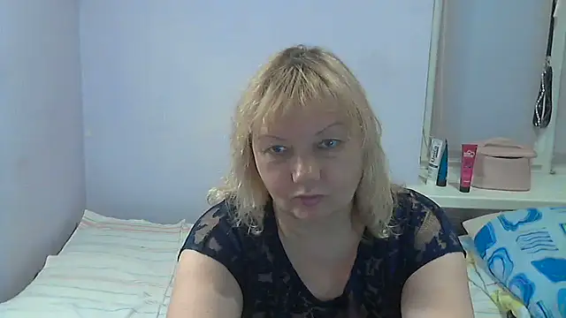Lusi-777 live cam on StripChat