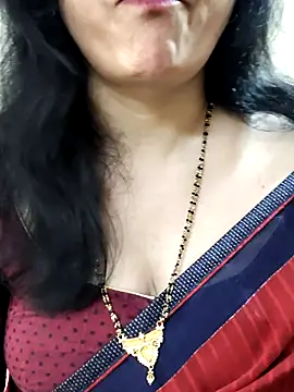 Yazhini-Cam live cam on StripChat