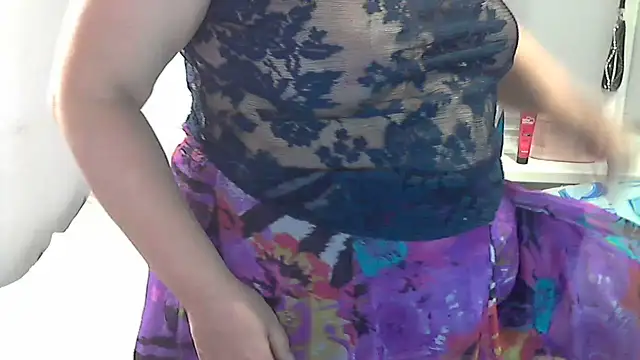 Lusi-777 live cam on StripChat