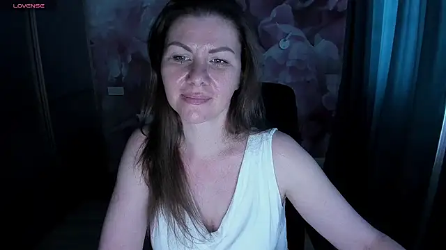 LunaKissesx live cam on StripChat