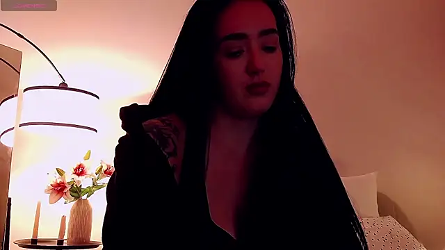 KimKhallifa webcam