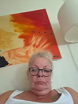 HotSilli152 webcam