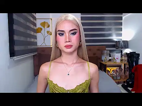 JuicyCockThea live cam on StripChat