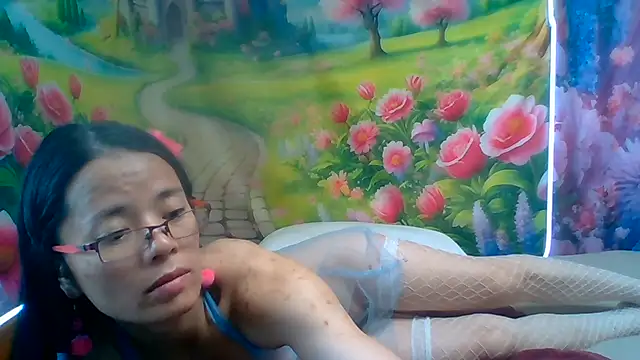 sweethanajapanese live cam on StripChat