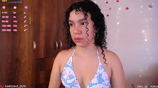 Karolina_1 live cam on StripChat