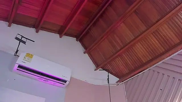 ivy_glow webcam