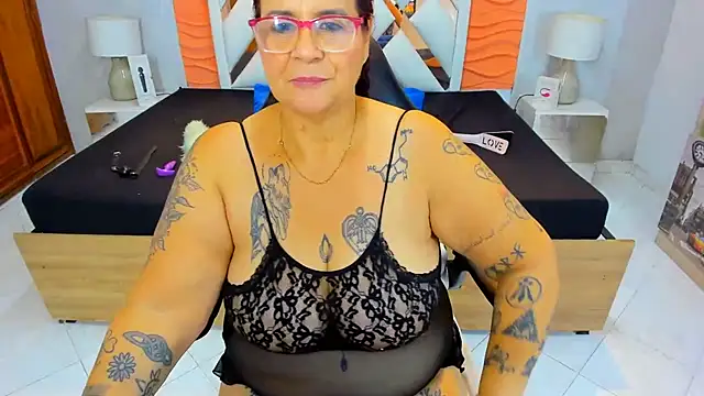 laura_riley webcam