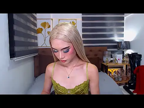 JuicyCockThea webcam