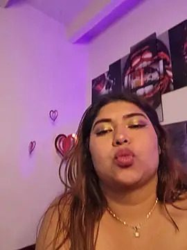 Watch CurvyLolaX live on EroticFlix - High definition streams