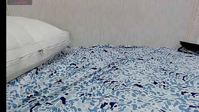 Electry_curly webcam