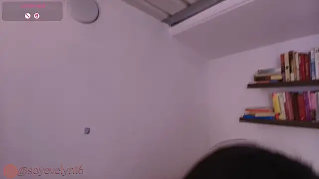 Evelyn__16 live cam on StripChat