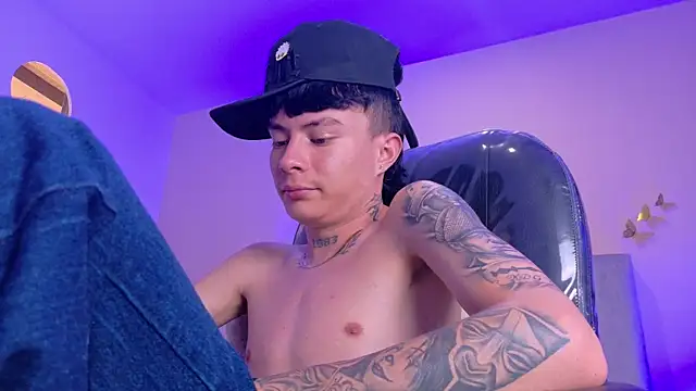 Nascary_Fox webcam