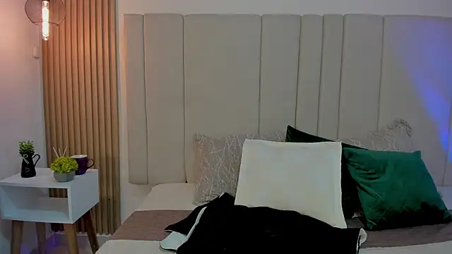 Victoria_Rosee webcam
