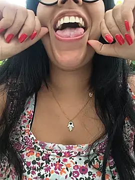 Annya-sweet webcam
