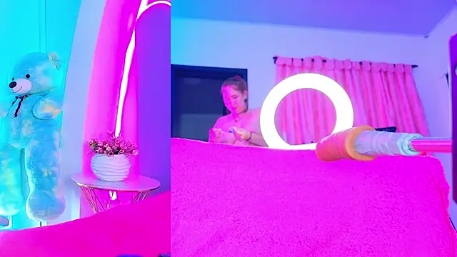 NathaxaLeans webcam
