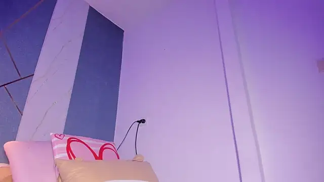 swt_kahia live cam on StripChat
