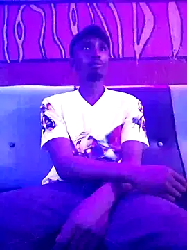 paulkienjeku live cam on StripChat