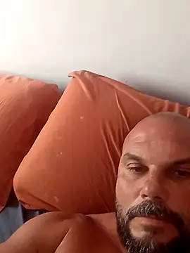 Javierchico live cam on StripChat