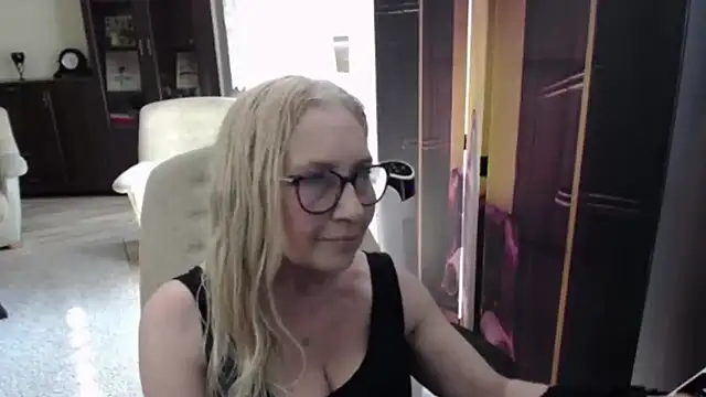 sofia_xkiss live cam on StripChat