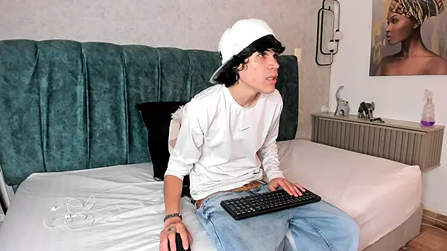 Diamond_twink live cam on StripChat
