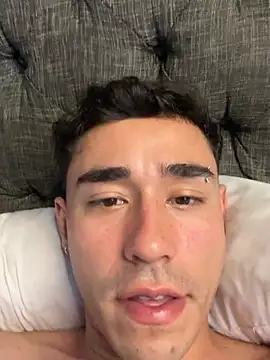 Adam_Grey live cam on StripChat