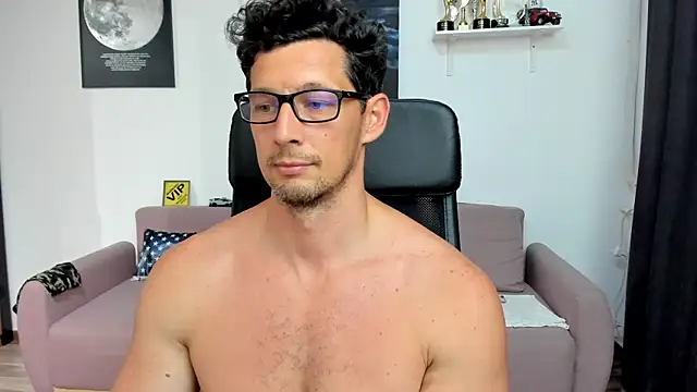 BrutusK08 live cam on StripChat