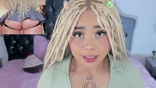 conny__curly webcam