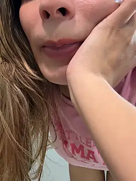 cuteluci_ webcam