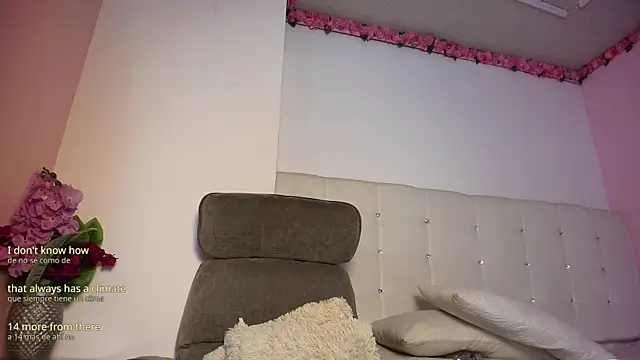 lilyth_bloom webcam