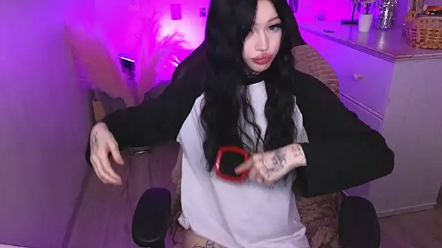 Emma_Kirks webcam