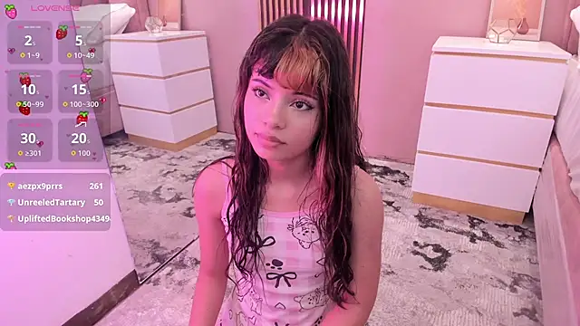 chloe_larson webcam