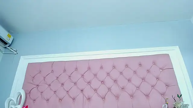 SarahDoll__ webcam