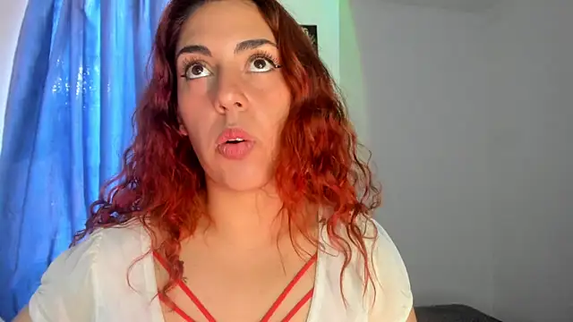 Afrodita_Yours webcam
