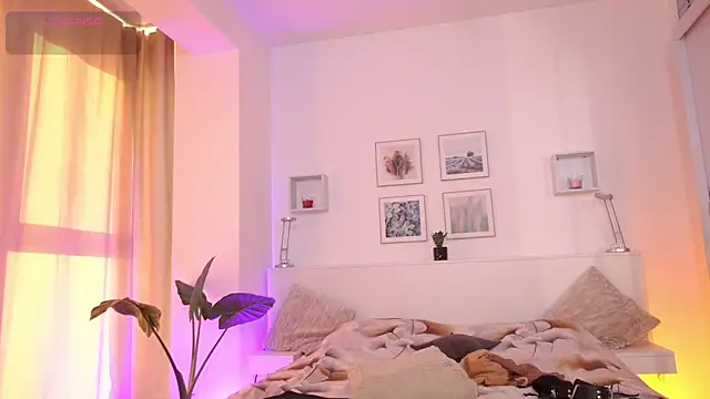 ViktoriaWhite webcam