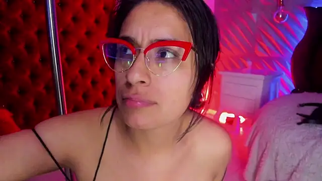 Roxanne_Han live cam on StripChat