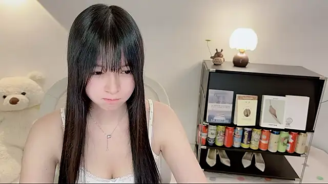 Onechestnut live cam on StripChat