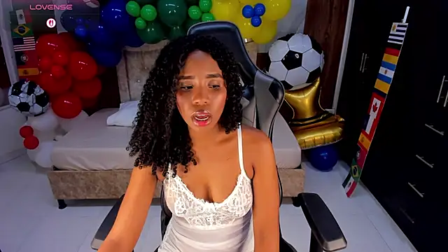 lia_16 - Lia_16's free webcam - UK Sex Cams