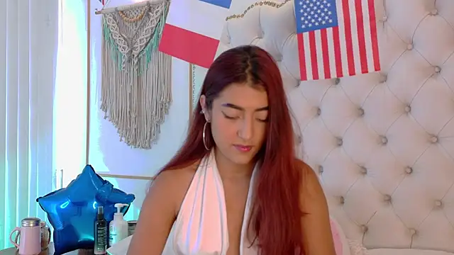 Sara_funy live cam on StripChat