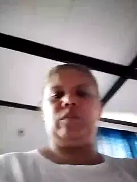 Zafiro_MD live cam on StripChat