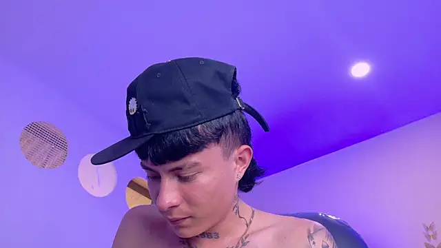 Nascary_Fox webcam