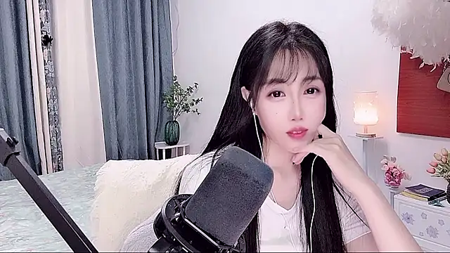 Laura_520 webcam