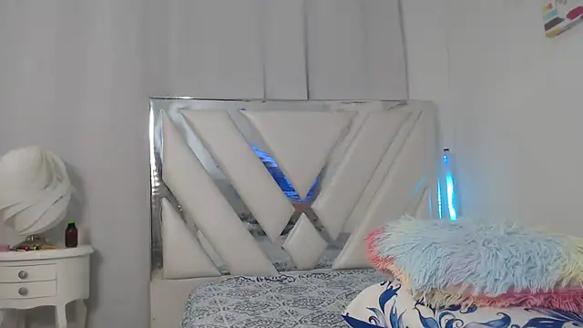 AlannaHarper webcam