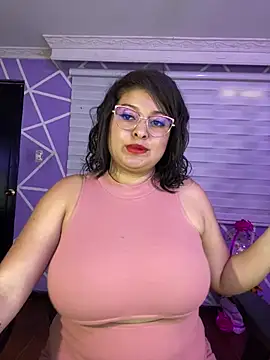 MiiaaJoness webcam