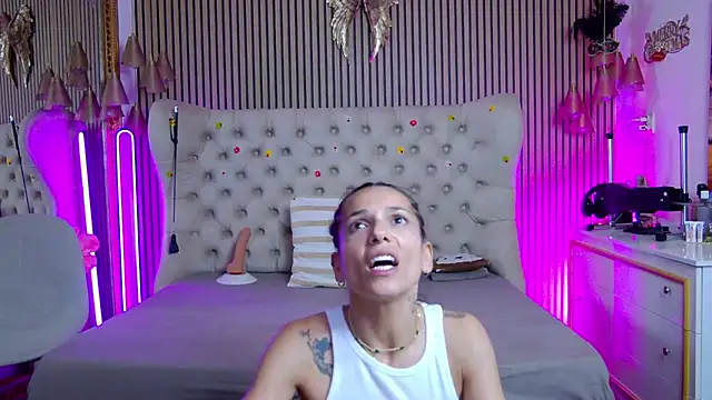 PlayfulShow webcam
