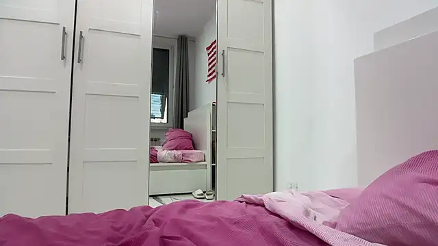 QueeNataly webcam