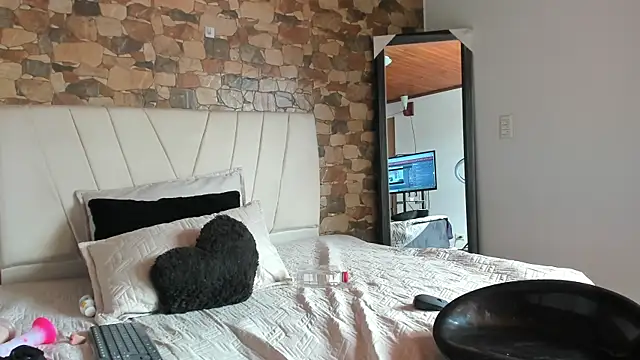 evaa-hall live cam on StripChat