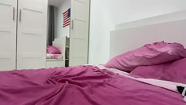 QueeNataly live cam on StripChat
