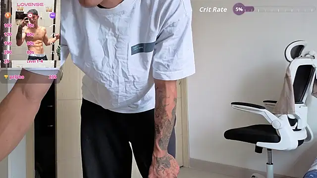 Cristopher23_ live cam on StripChat