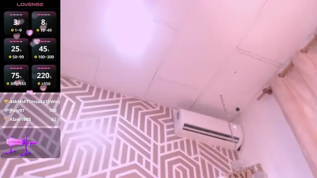 SashaDurante webcam
