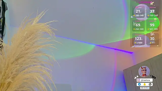 liiamluna_ webcam